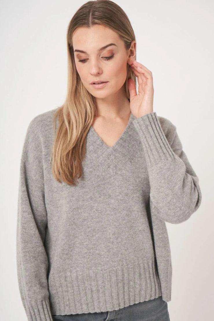 Relaxed Fit Organic Cashmere Sweater, Sweater 104529