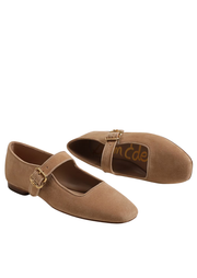 Michaela Mary Jane Flat