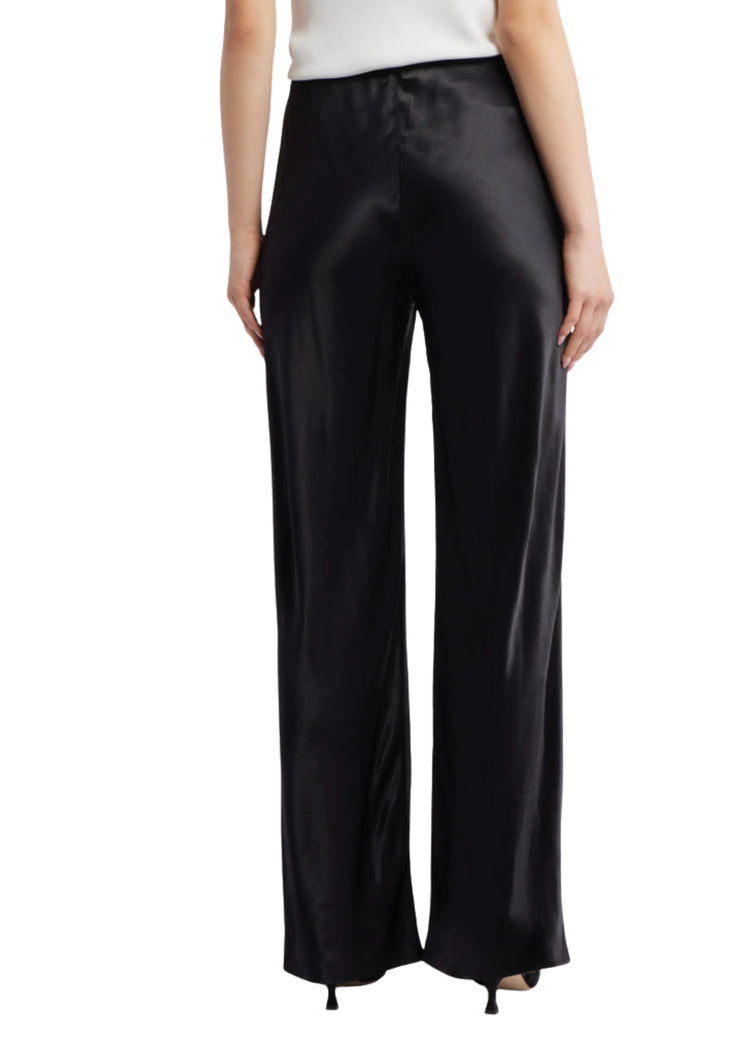 Silvi Pant